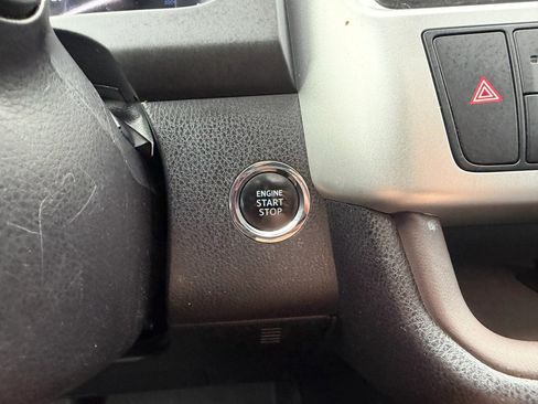 Used 2015 Toyota Highlander XLE FWD image 14