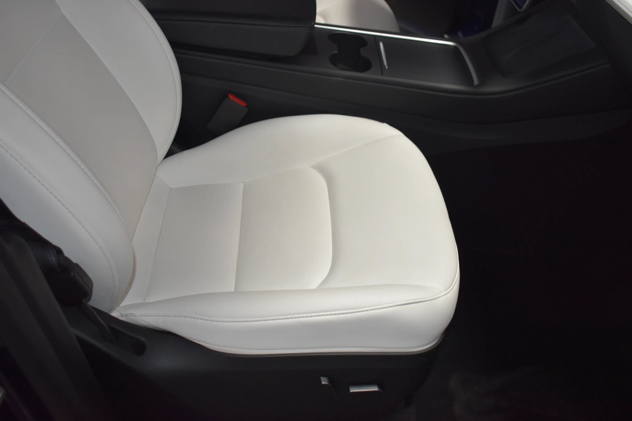 Used 2024 Tesla Model Y Long Range RWD image 11
