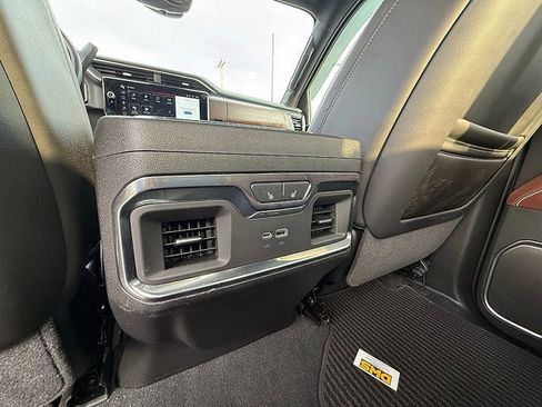 Used 2025 GMC Sierra 2500 Denali Ultimate image 17