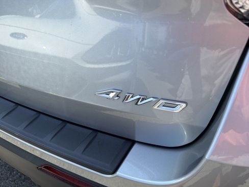 Used 2023 Ford Explorer XLT AWD/4WD image 7