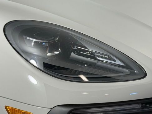 New 2026 Porsche Macan Turbo image 16