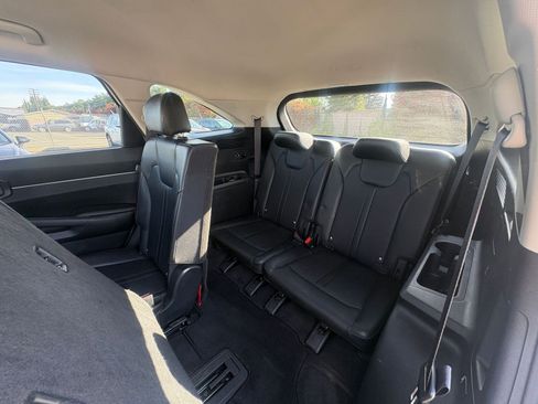 Used 2024 Kia Sorento S FWD image 28