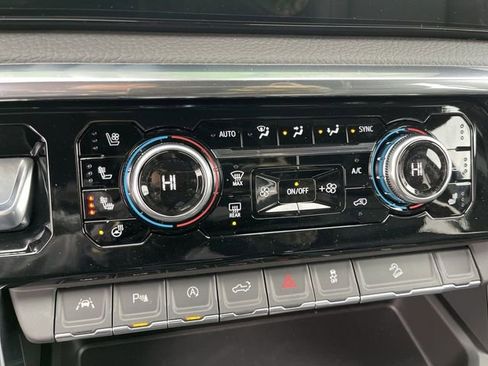 New 2026 GMC Sierra 1500 Denali w/ Technology Package AWD/4WD image 18