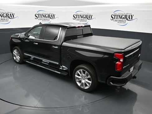 Used 2025 Chevrolet Silverado 1500 High Country w/ High Country Premium Package AWD/4WD image 16