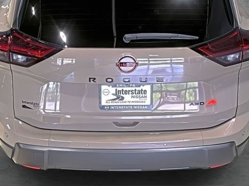 Used 2025 Nissan Rogue SV AWD/4WD image 12