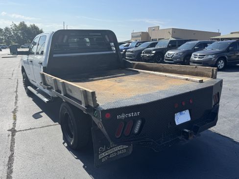 Used 2021 RAM 3500 Tradesman w/ Chrome Appearance Group AWD/4WD image 7