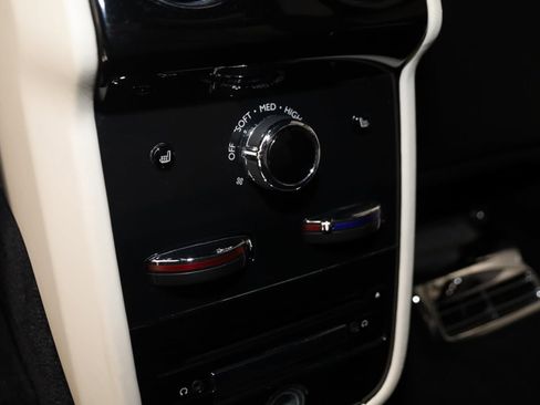 Used 2020 Rolls-Royce Cullinan image 42