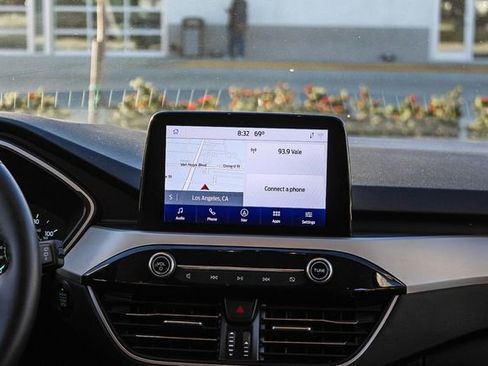 Used 2022 Ford Escape SEL image 19