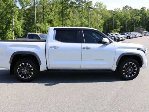 Used 2024 Toyota Tundra Limited AWD/4WD image 9