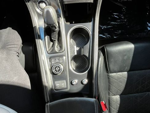 Used 2017 Nissan Maxima Platinum w/ Interior Lighting Package FWD image 18