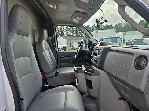 Used 2022 Ford E-450 and Econoline 450 Super Duty w/ Power Windows & Locks Group RWD image 31
