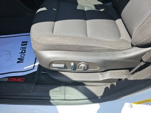 Used 2023 GMC Acadia SLE image 38