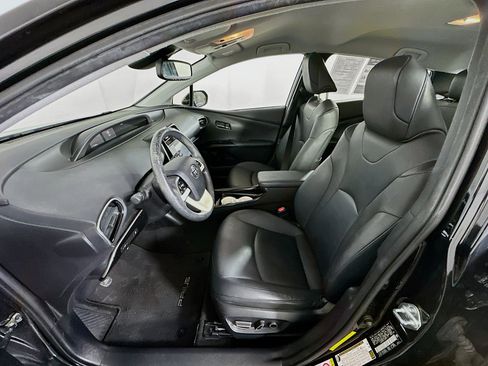 Used 2017 Toyota Prius Four image 13