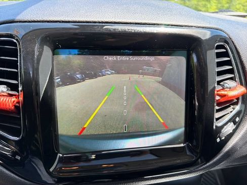 Used 2018 Jeep Compass Limited w/ Navigation Group AWD/4WD image 22