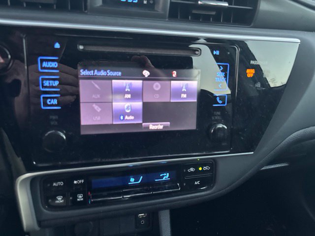Used 2017 Toyota Corolla LE w/ Carpet Mat Package (TMS) FWD image 14
