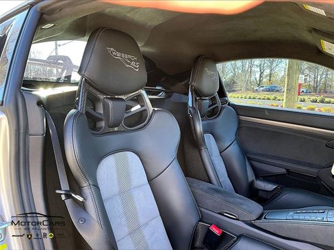 Used 2025 Porsche 718 Cayman GT4 RS image 9