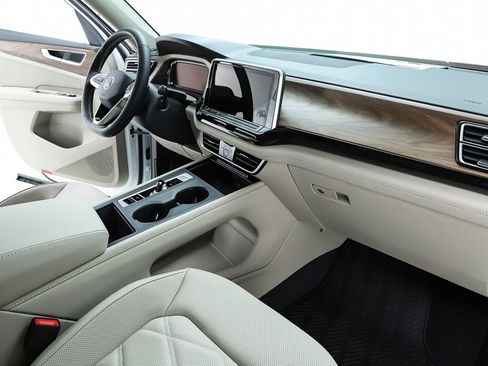 New 2026 Volkswagen Atlas SE image 32