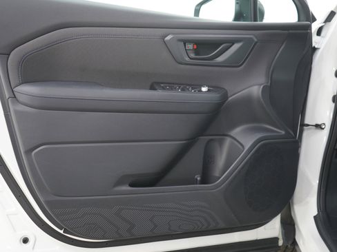 Used 2026 Subaru Forester Premium AWD/4WD image 17