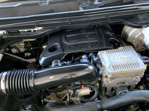 Used 2019 RAM 1500 Laramie image 31