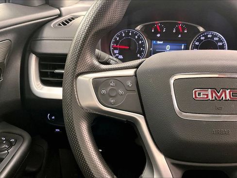 Used 2024 GMC Terrain SLE FWD image 17