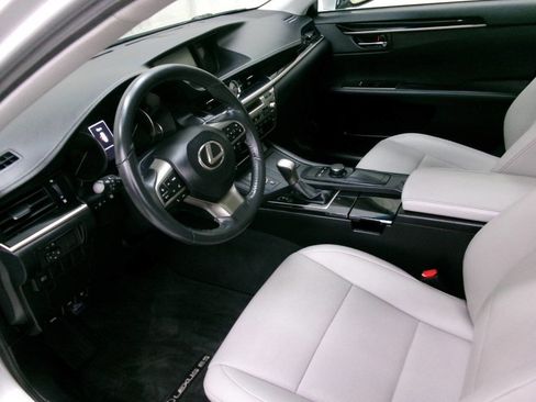 Used 2017 Lexus ES 350 Base 4dr Sedan image 16