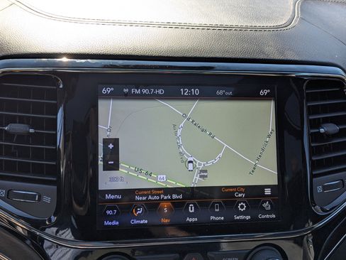 Used 2021 Jeep Grand Cherokee High Altitude image 23