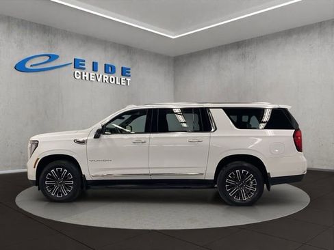 Used 2025 GMC Yukon XL Elevation w/ Elevation Premium Package image 5