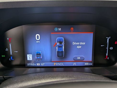 Used 2025 Ford Maverick Lariat w/ 4K Tow Package image 15