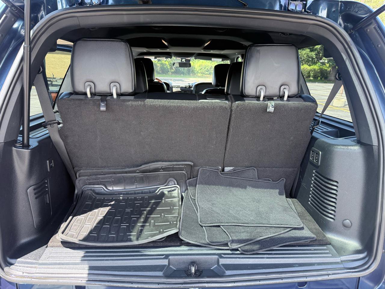 Used 2015 Lincoln Navigator 4WD image 13