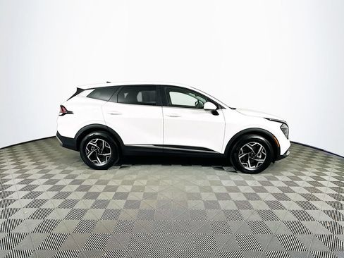 Used 2025 Kia Sportage LX FWD image 11