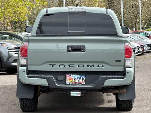 Used 2022 Toyota Tacoma TRD Off-Road w/ Technology Package image 7