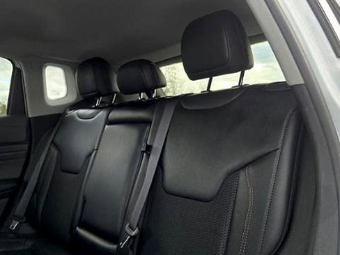 Used 2022 Jeep Compass Trailhawk image 17