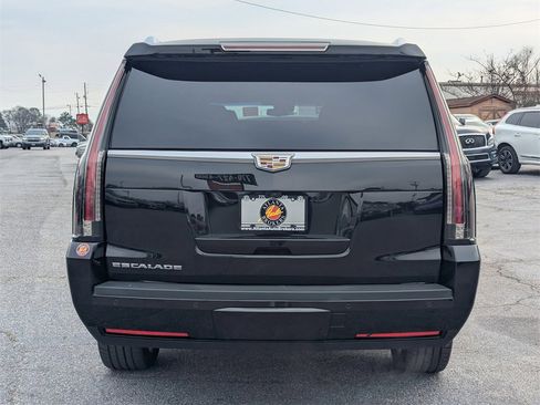 Used 2018 Cadillac Escalade ESV Premium Luxury image 6