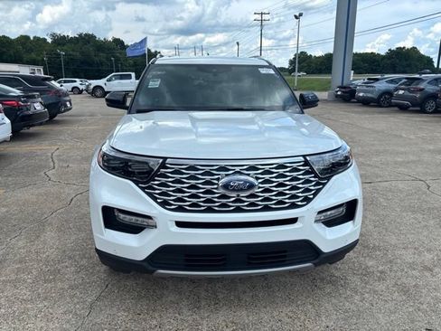 Certified 2023 Ford Explorer Platinum w/ Class IV Trailer Tow Package AWD/4WD image 4