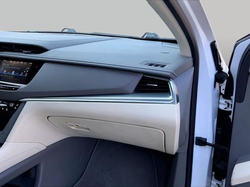 Used 2019 Cadillac XT5 Premium Luxury FWD image 19
