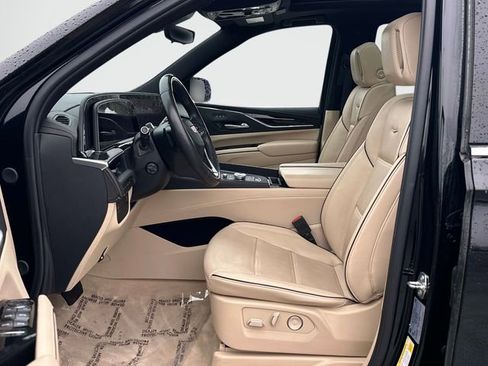 Certified 2024 Cadillac Escalade Premium Luxury image 16