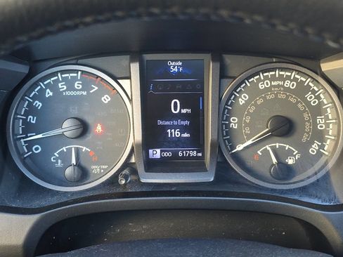 Used 2017 Toyota Tacoma TRD Sport AWD/4WD image 21
