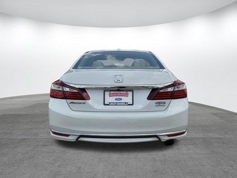 Used 2016 Honda Accord EX image 5