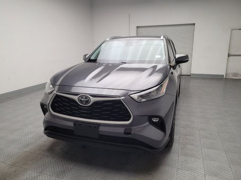 Used 2020 Toyota Highlander XLE FWD image 15
