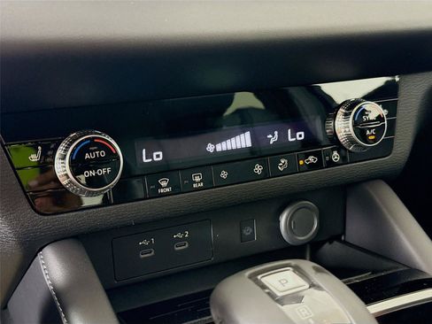 New 2026 Mitsubishi Outlander SE FWD image 10
