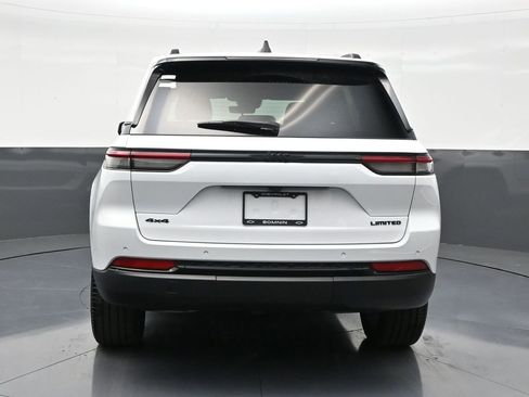 Used 2025 Jeep Grand Cherokee Limited w/ Black Appearance Package image 4