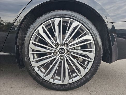 Used 2024 Nissan Altima 2.5 SL FWD image 39