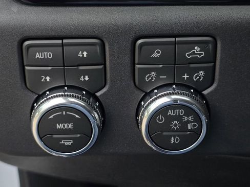 New 2026 GMC Sierra 1500 SLT AWD/4WD image 14