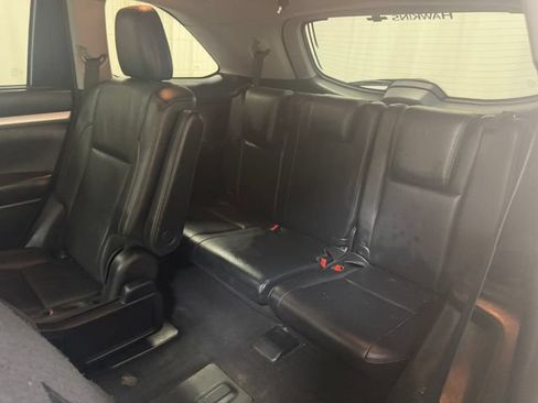 Used 2017 Toyota Highlander XLE AWD/4WD image 28