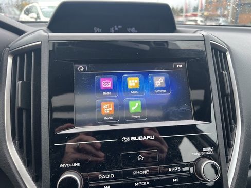 Used 2017 Subaru Impreza 2.0i Premium image 8