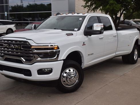 Used 2025 RAM 3500 Longhorn image 46