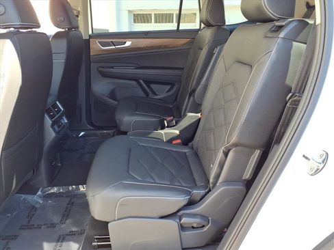 New 2026 Volkswagen Atlas SE image 6