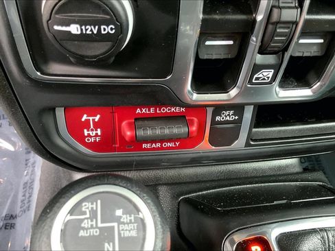 Certified 2024 Jeep Wrangler Unlimited AWD/4WD image 29