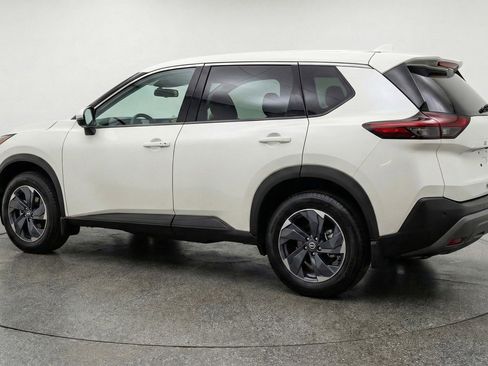 Used 2025 Nissan Rogue SV image 6