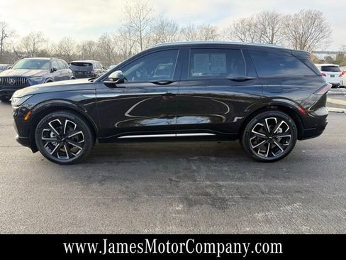 Used 2024 Lincoln Nautilus Reserve image 8